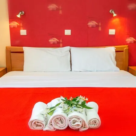 Amversa's House Apart Otel Potos