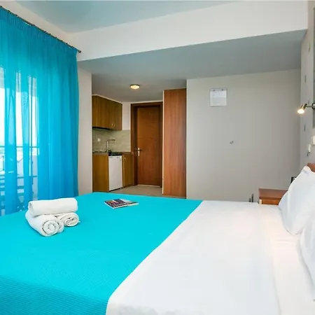 Amversa's House 3* Ποτός