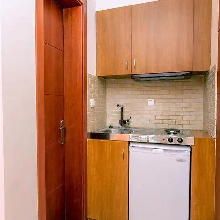 Amversa's House Apartahotel 3*