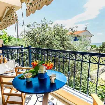 Amversa's House Ξενοδοχείο με διαμερίσματα 3*