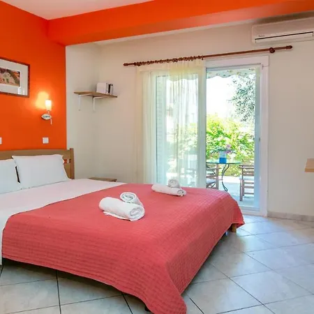 Amversa's House Aparthotel 3*