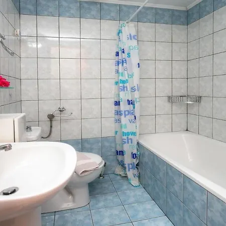 Amversa's House 3* Potos