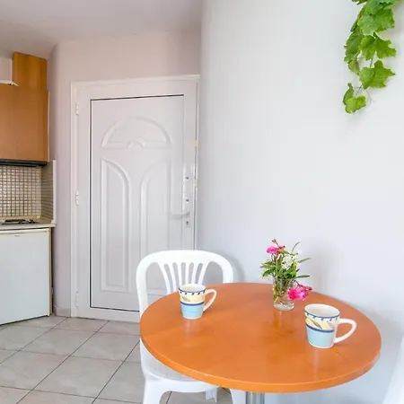 Amversa's House Apartahotel