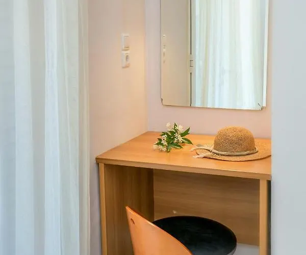 アパートホテル Amversa's House 3*