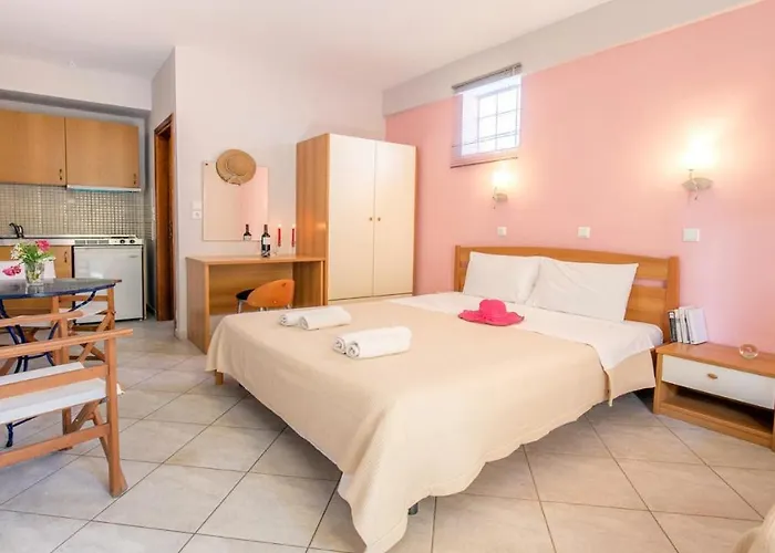 Amversa's House アパートホテル 3*