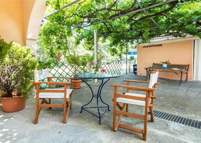 Amversa's House アパートホテル 3*