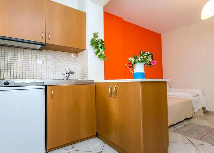 アパートホテル Amversa's House ポトス